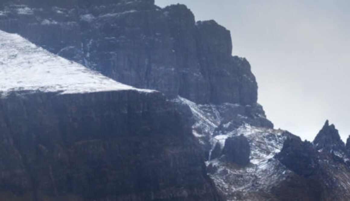 portree-parish-church-old-man-of-storr2
